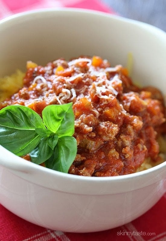 Спагетти из тыквы с мясным рагу
