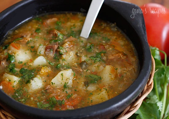 Суп с говядиной, картофелем и киноа