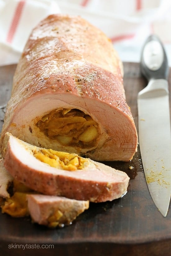 Свинина, фаршированная яблоками и восточными специями