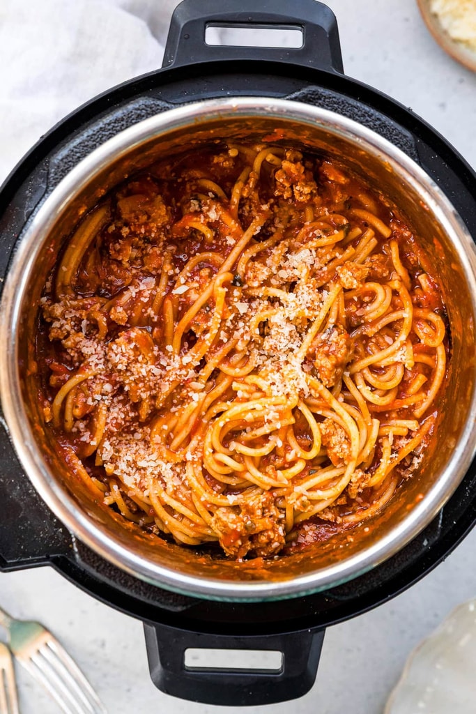 Спагетти с мясным соусом в мультиварке