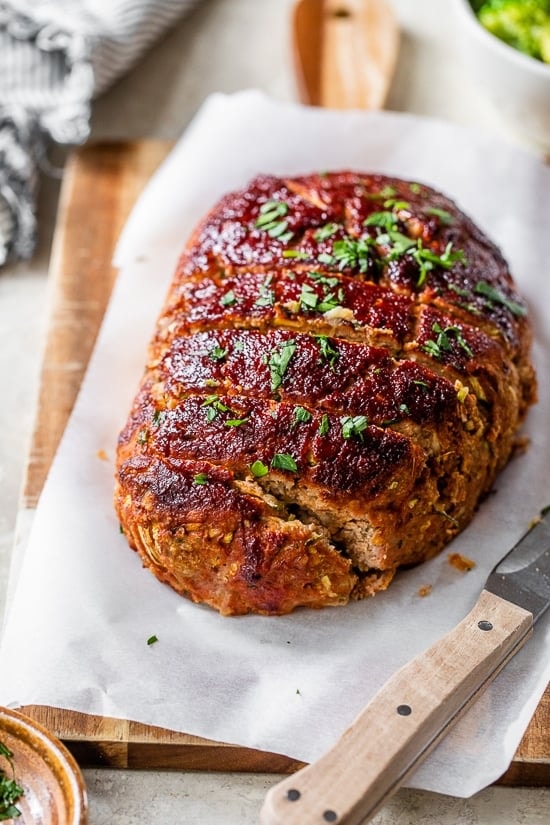 Мясной рулет из индейки с цукини