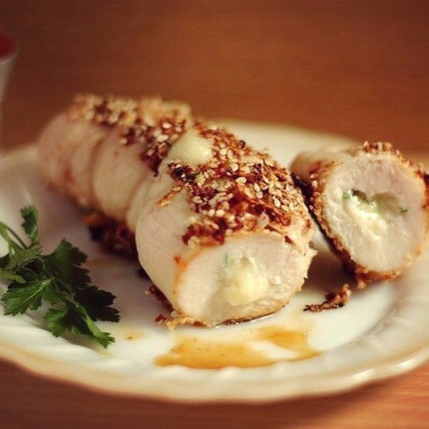 Куриный рулет с сулугуни