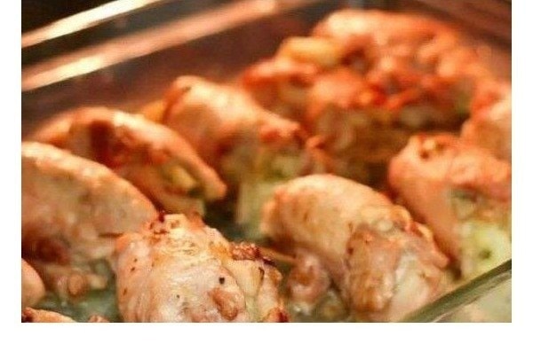 Пальчики из свинины с огурцом и сыром