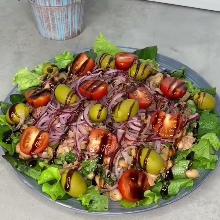 Салат с тунцом и фасолью