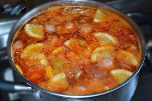 Солянка с сосисками