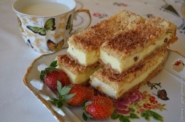 Песочный пирог с творогом и изюмом