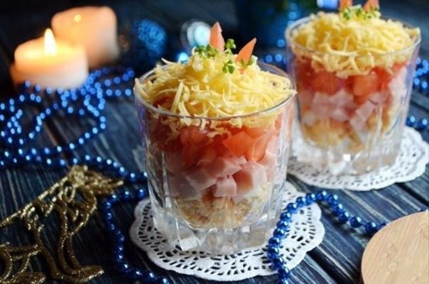 Новогодний салат в стакане