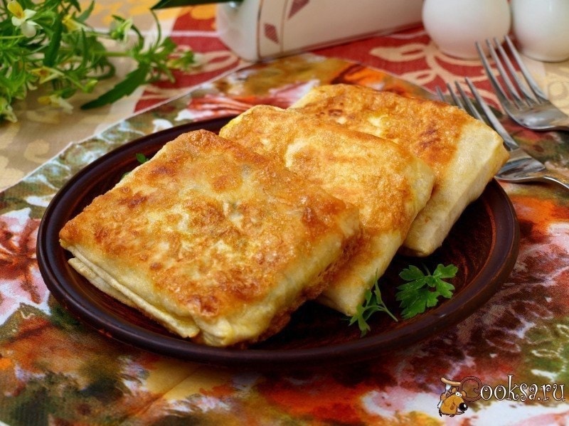 Горячий лаваш с сыром и курицей