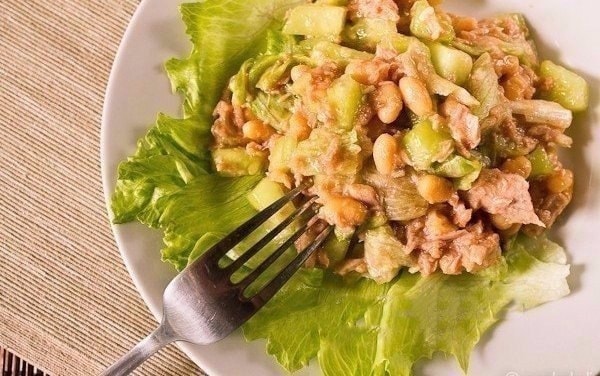Салат с тунцом и фасолью