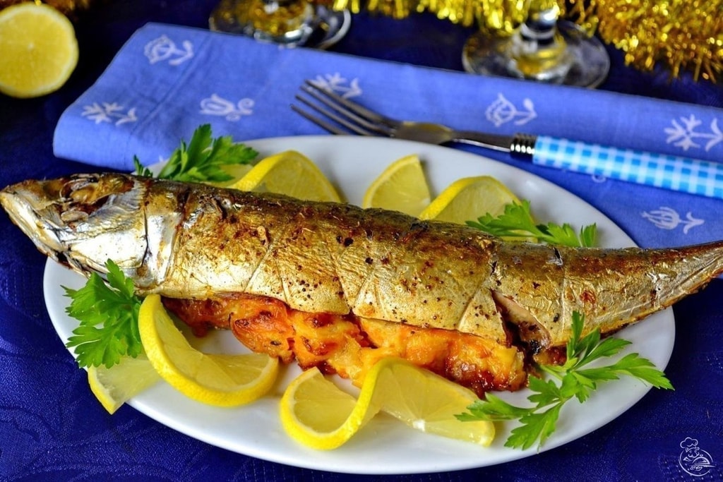 Скумбрия в духовке с овощами