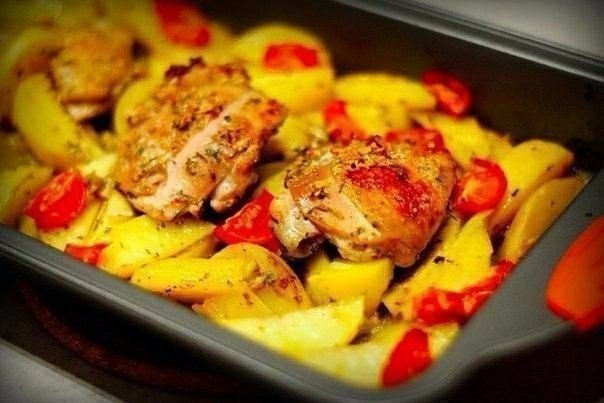 Курица в кефире с картофелем и чесноком