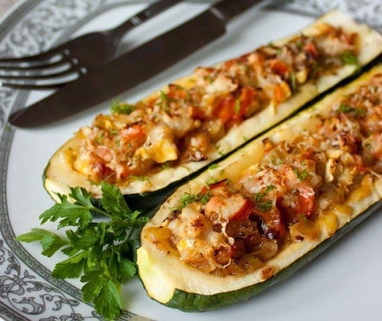 Лодочки из цукини с овощами
