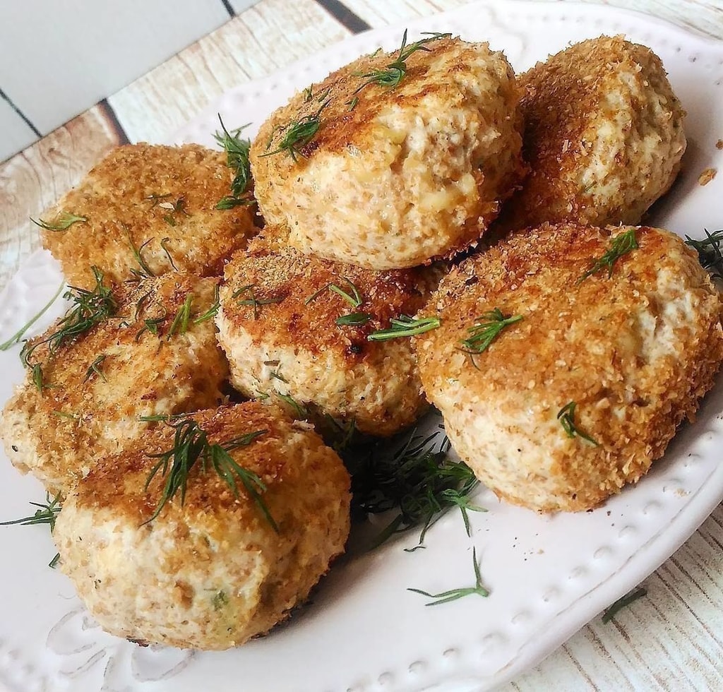 Куриные котлеты с отрубями и сыром