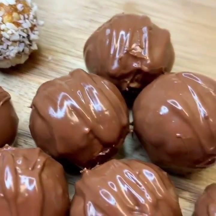 Конфеты из фиников и арахиса