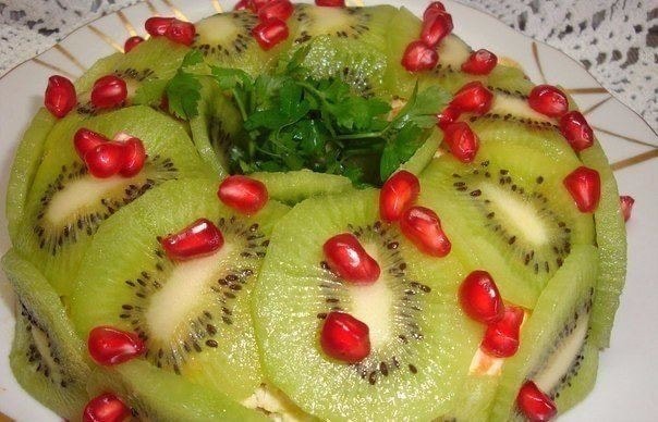 Салат Малахитовый браслет с киви