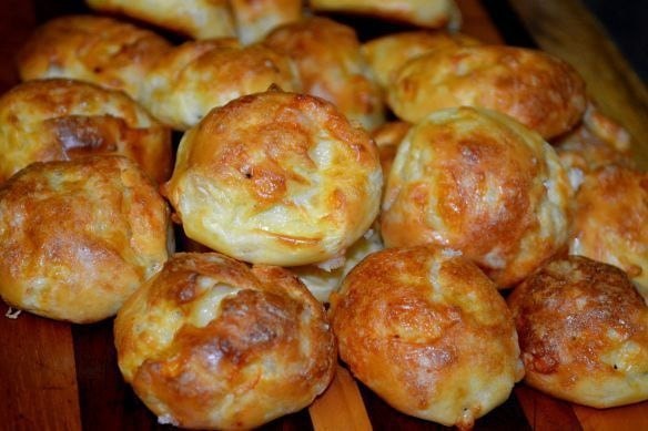 Сырные шарики в духовке