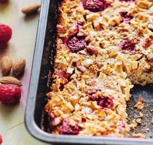 Запеченная овсянка с яблоками