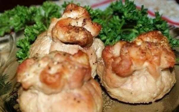Мясные мешочки с сыром и грибами