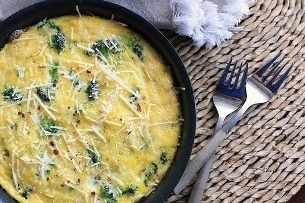 Омлет с брокколи и сыром в духовке