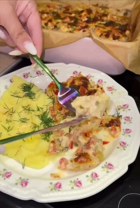 Куриное филе с овощной шапочкой
