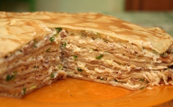 Торт из яичных блинов с куриной начинкой
