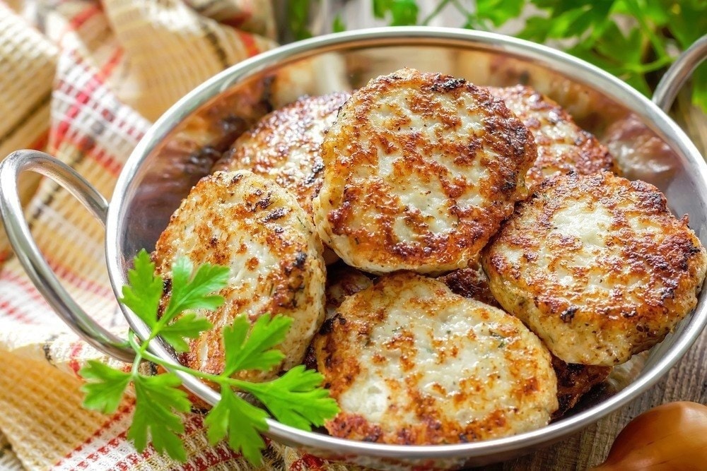 Нежные ПП-котлеты с сыром и зеленью