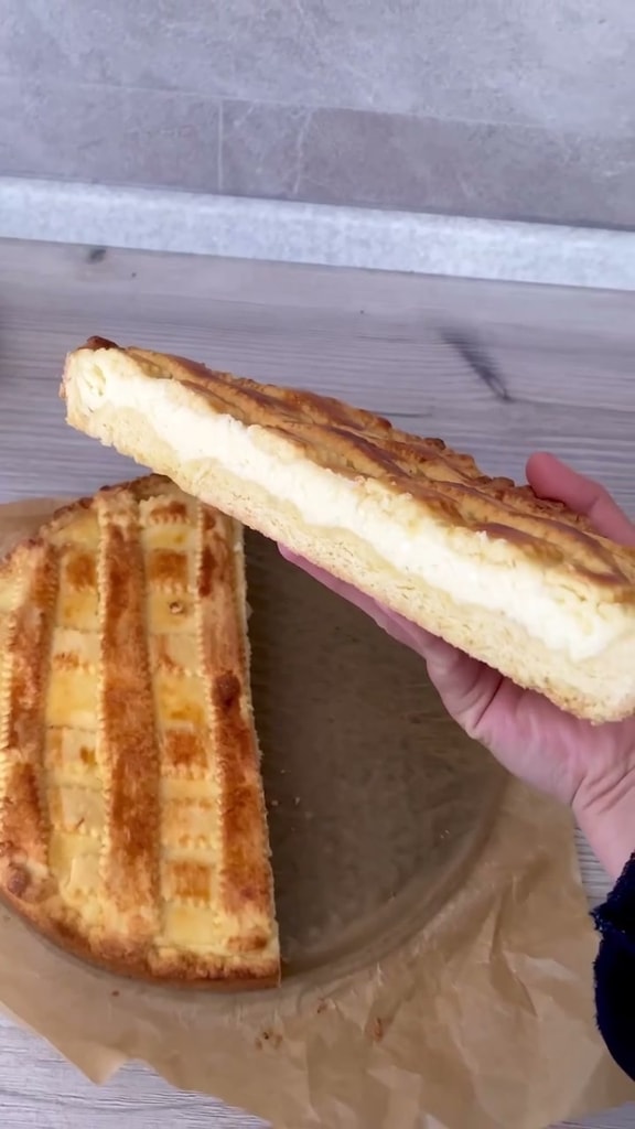 Творожный пирог из песочного теста