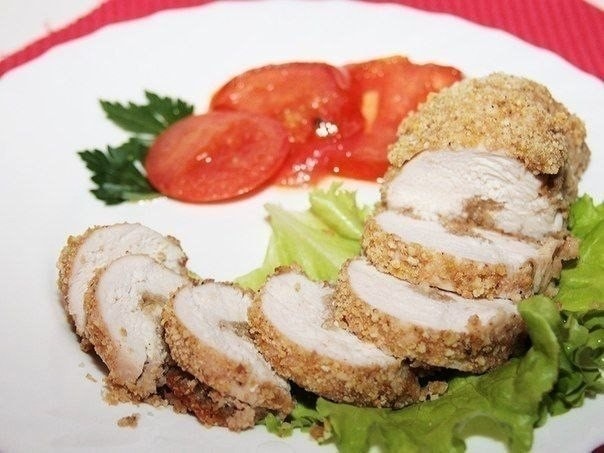 Запеченные куриные грудки в ореховой панировке