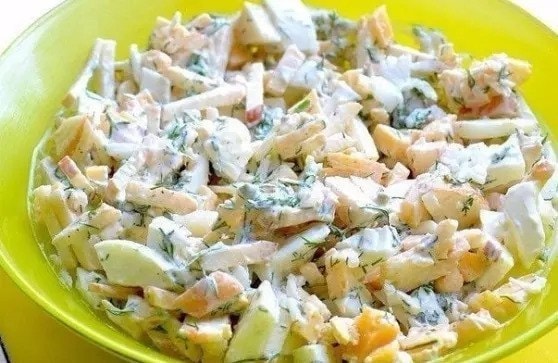 Диетический салат с яблоком и сыром