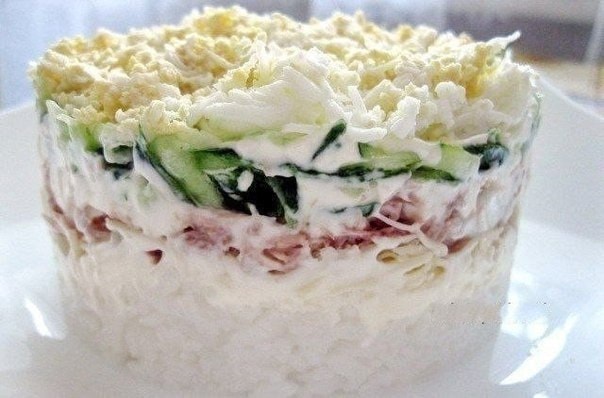Салат с тунцом и рисом