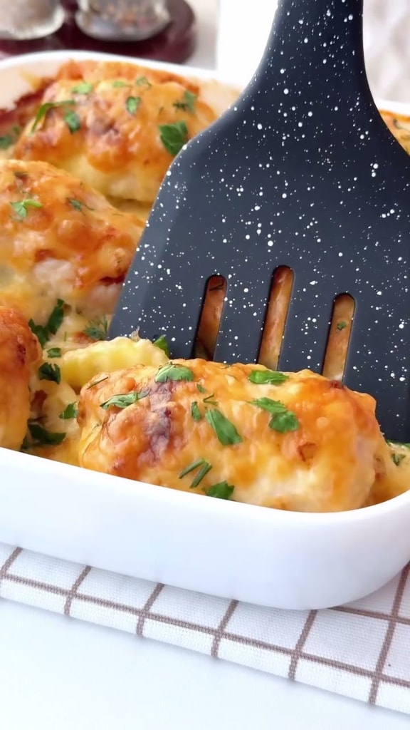 Запеченная курица с картофелем под сыром