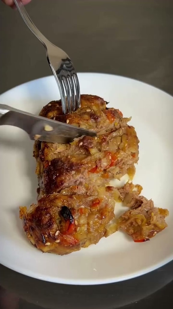 Ленивые говяжьи котлетки с овощами