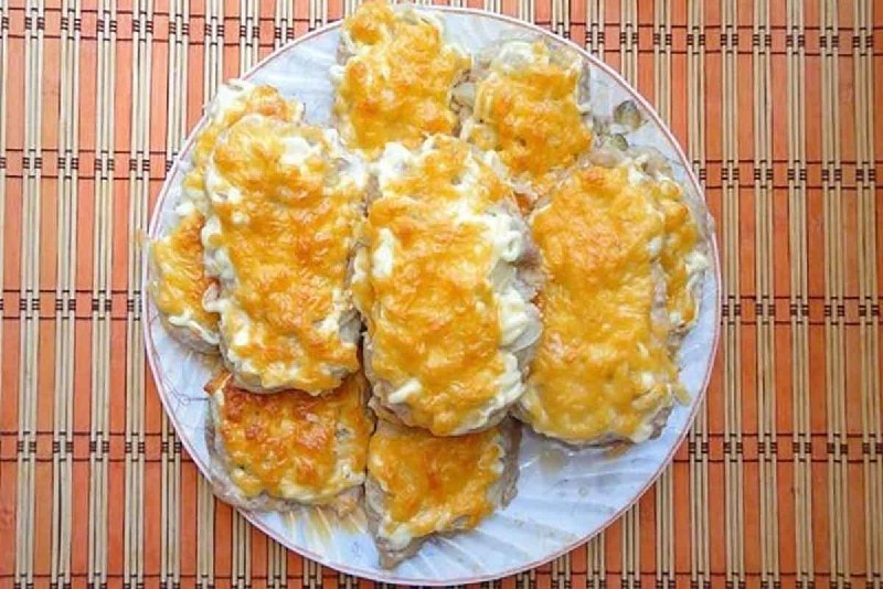 Диетическое мясо по-французски из куриного филе