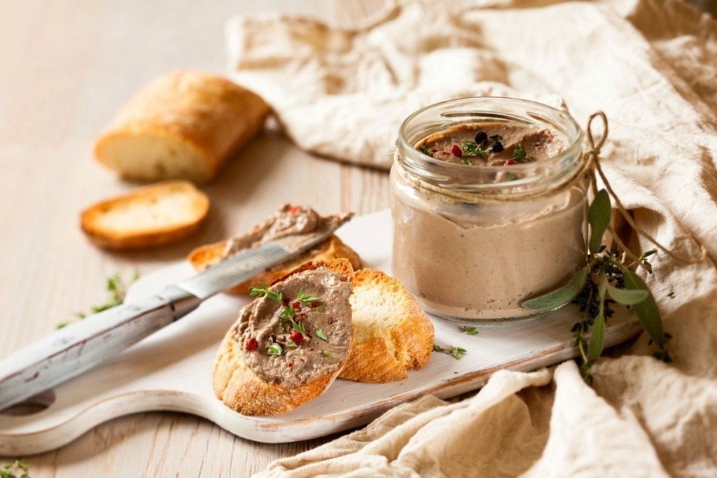 Нежный куриный паштет с грецкими орехами