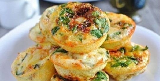 Творожные мини-запеканки с сыром и овощами