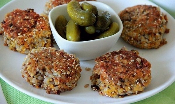 Гречневые котлеты с шампиньонами