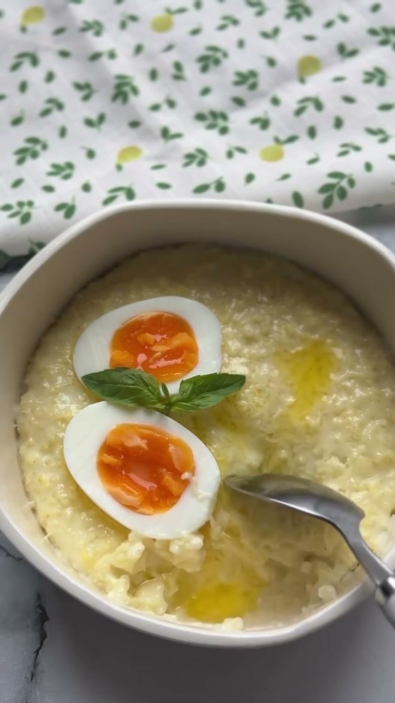 Пшённая каша с сыром и яйцом