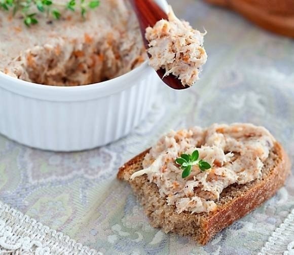 Полезный пашет из курицы и моркови