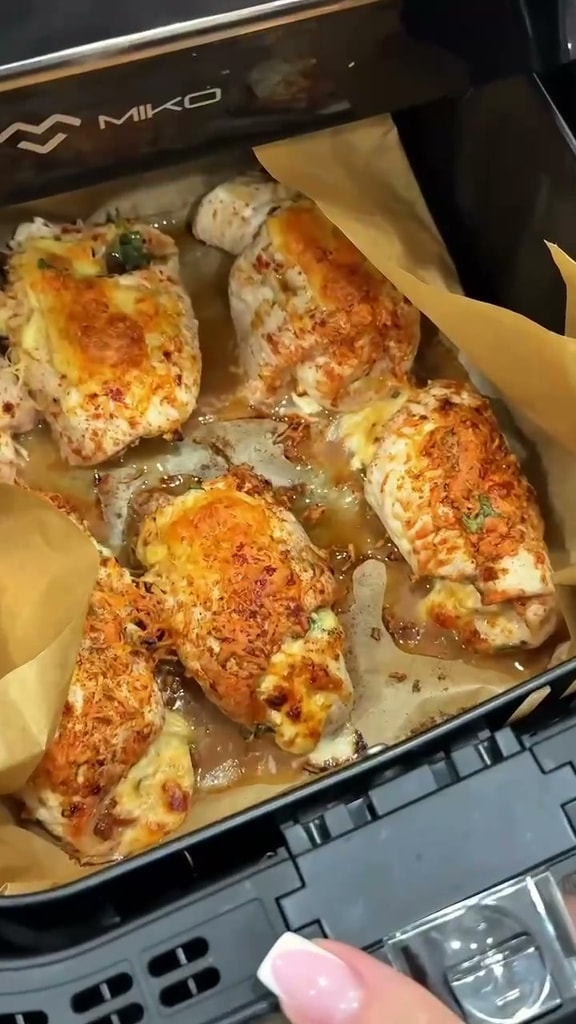 Рулетики из индейки с макаронами