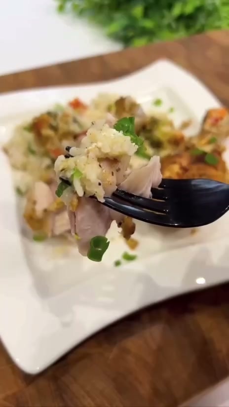 Запеченная курица с рисом и овощами