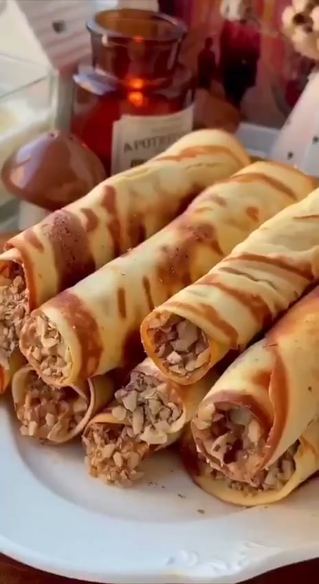 Вафельные трубочки со сгущенкой на сковороде