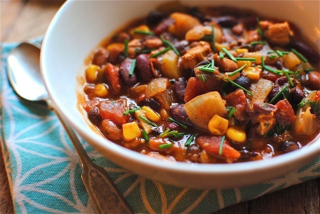 Курица с фасолью и грибами