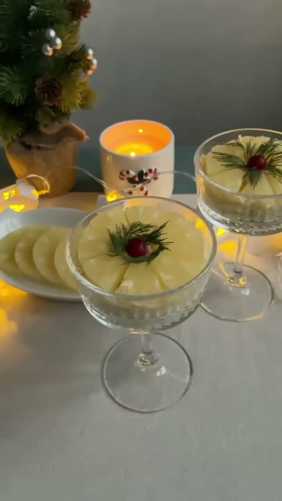 Праздничный слоеный салат с ананасом