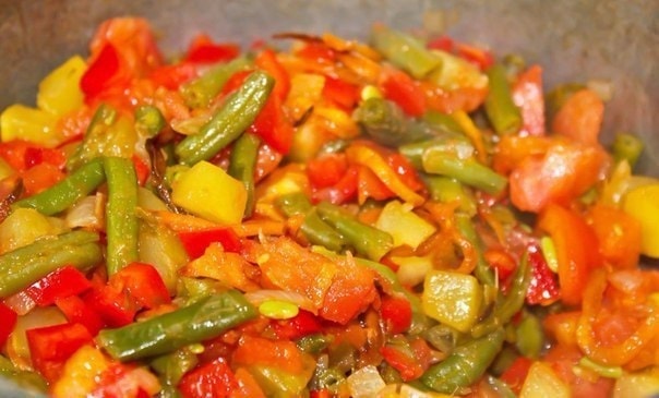 Овощное рагу с кукурузой