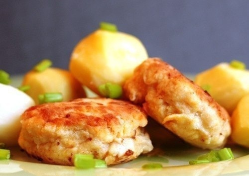 Простые диетические куриные котлеты