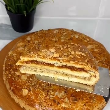 Пирог с орехами и курагой