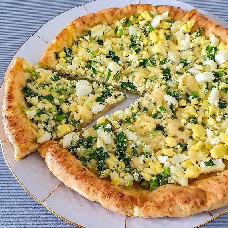 Творожная галета с луком, яйцом и сыром