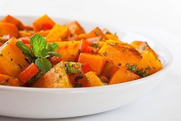 Салат из тыквы, яблок и моркови с медовой заправкой