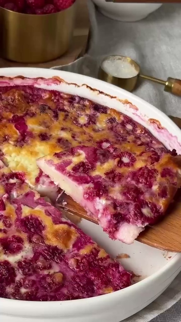 Малиновый клафути