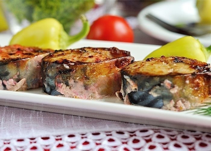 Запеченная скумбрия в горчично-йогуртовом соусе